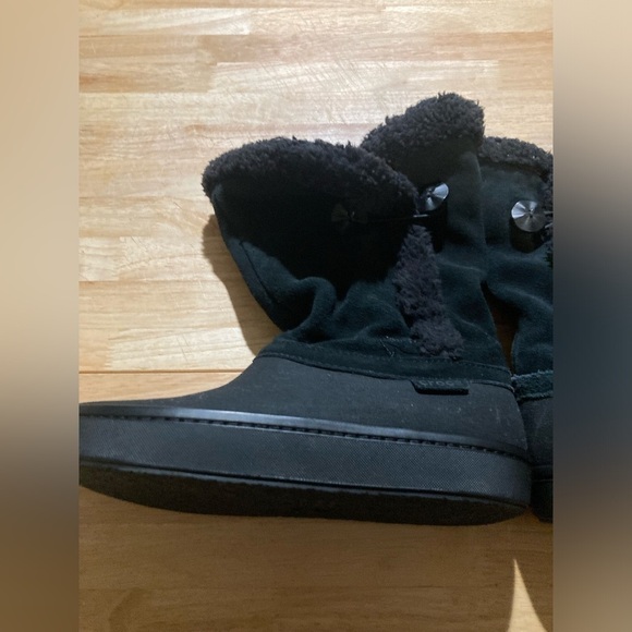 Croc Black Boots in size 8 in EUC. See pictures for all details/condition - Picture 7 of 8